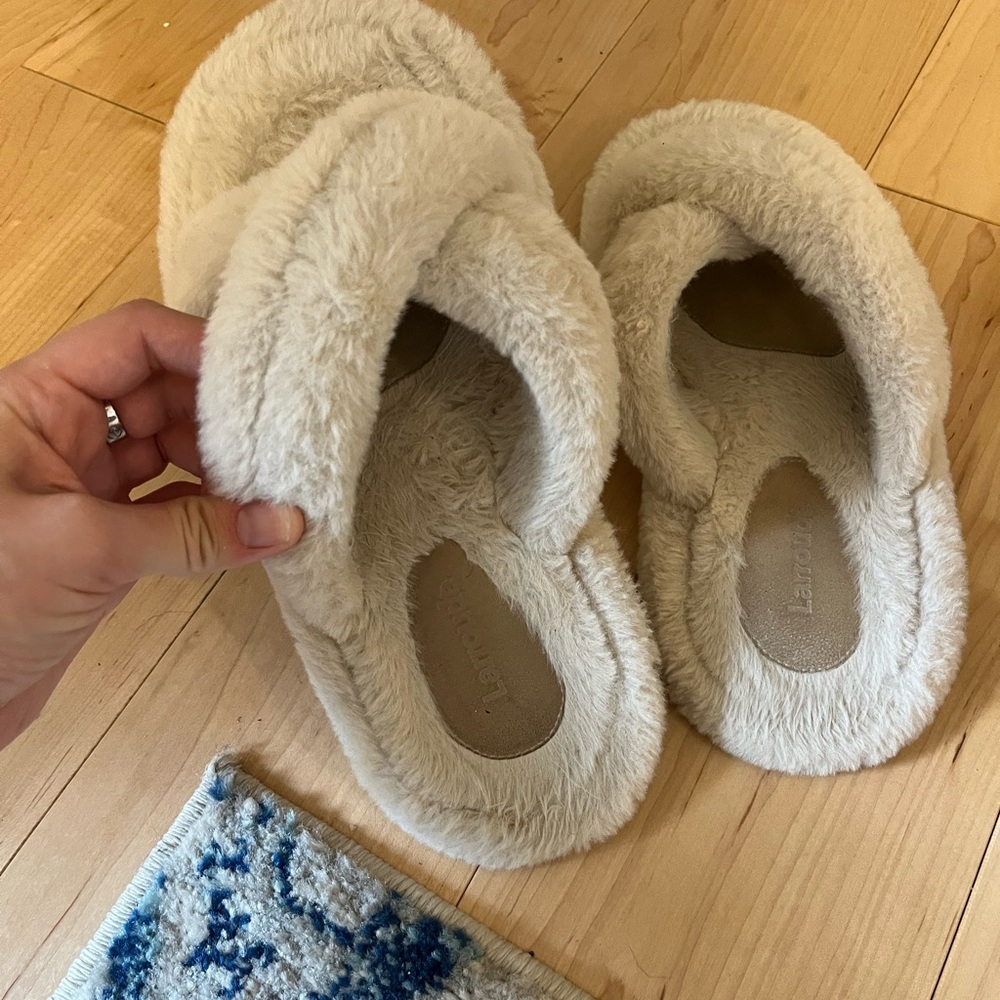 Larroude - chic slipper - Picture 8 of 8
